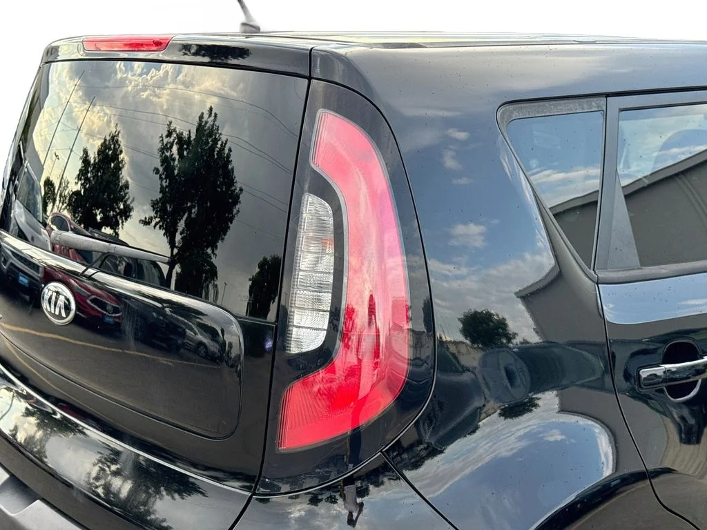 Used 2016 Black Kia Base image 28