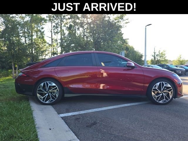 Certified Used 2025 Red Hyundai SEL image 3