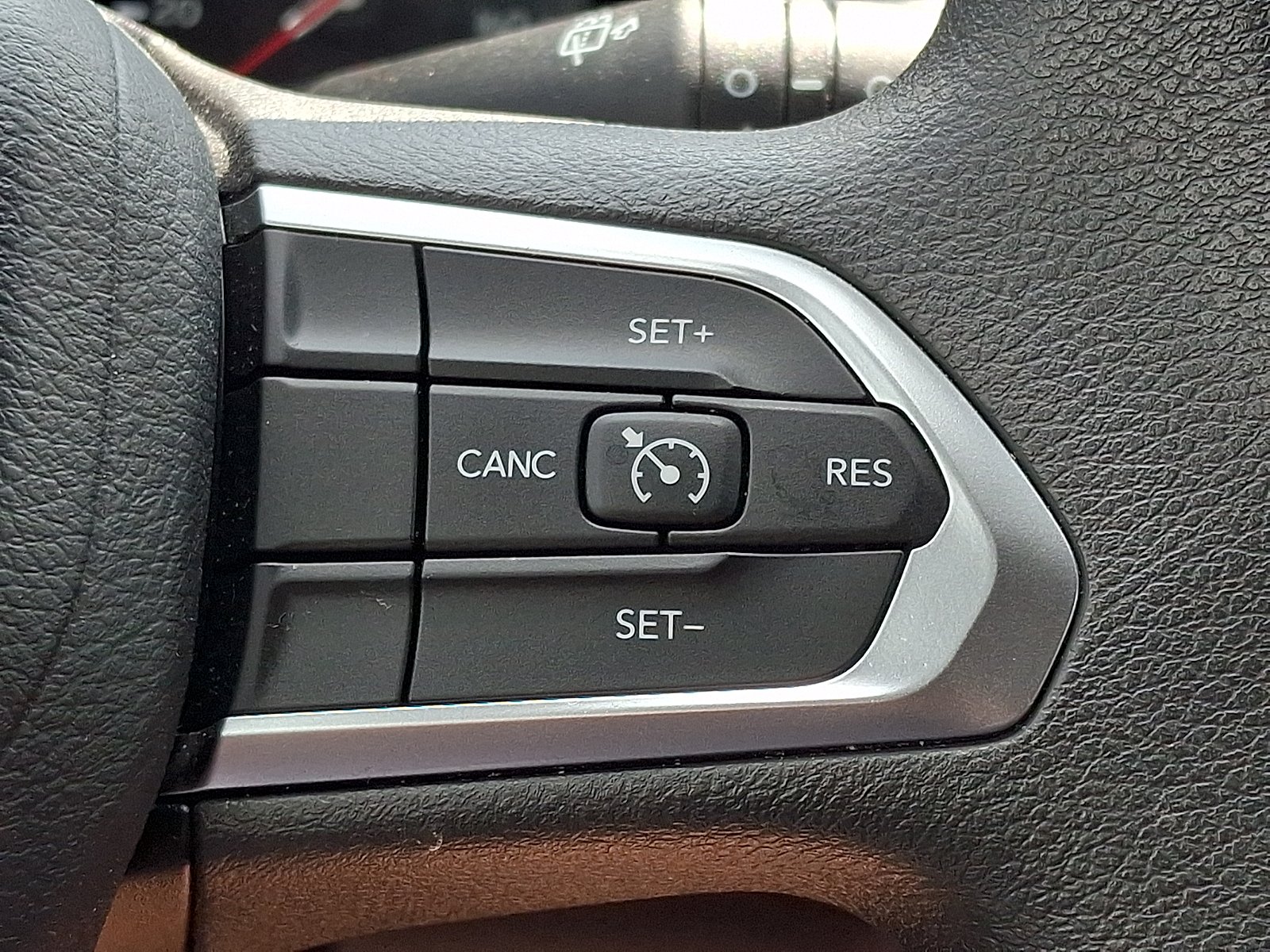 Used 2024 Silver Zynith Metallic Clearcoat Jeep Sport image 21