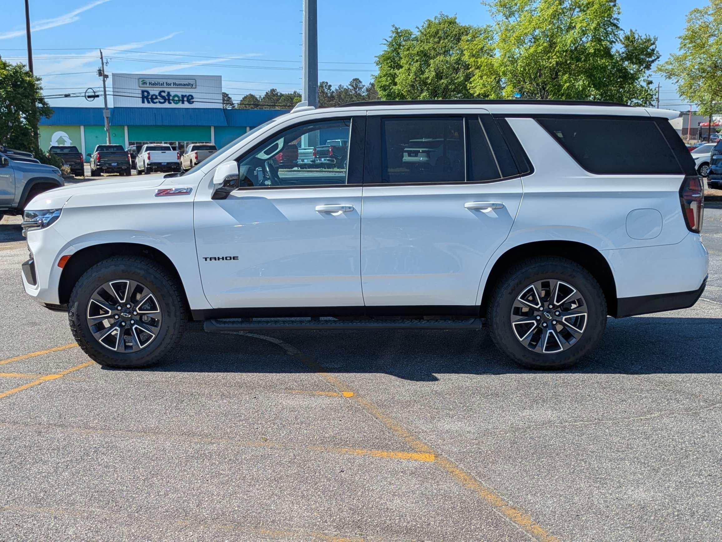 Used 2021 Summit White Chevrolet Z71 image 7