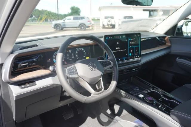 New 2027 Sandstone Volkswagen SE w/Technology image 19