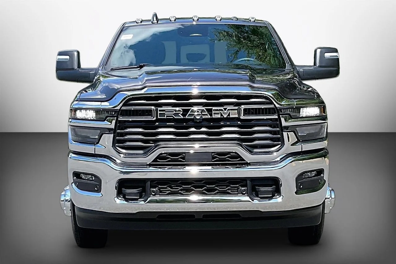New 2026 Granite Crystal Metallic Clear-Coat Exterior Paint RAM Tradesman image 3