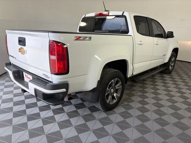 Used 2019 White Chevrolet Z71 image 8
