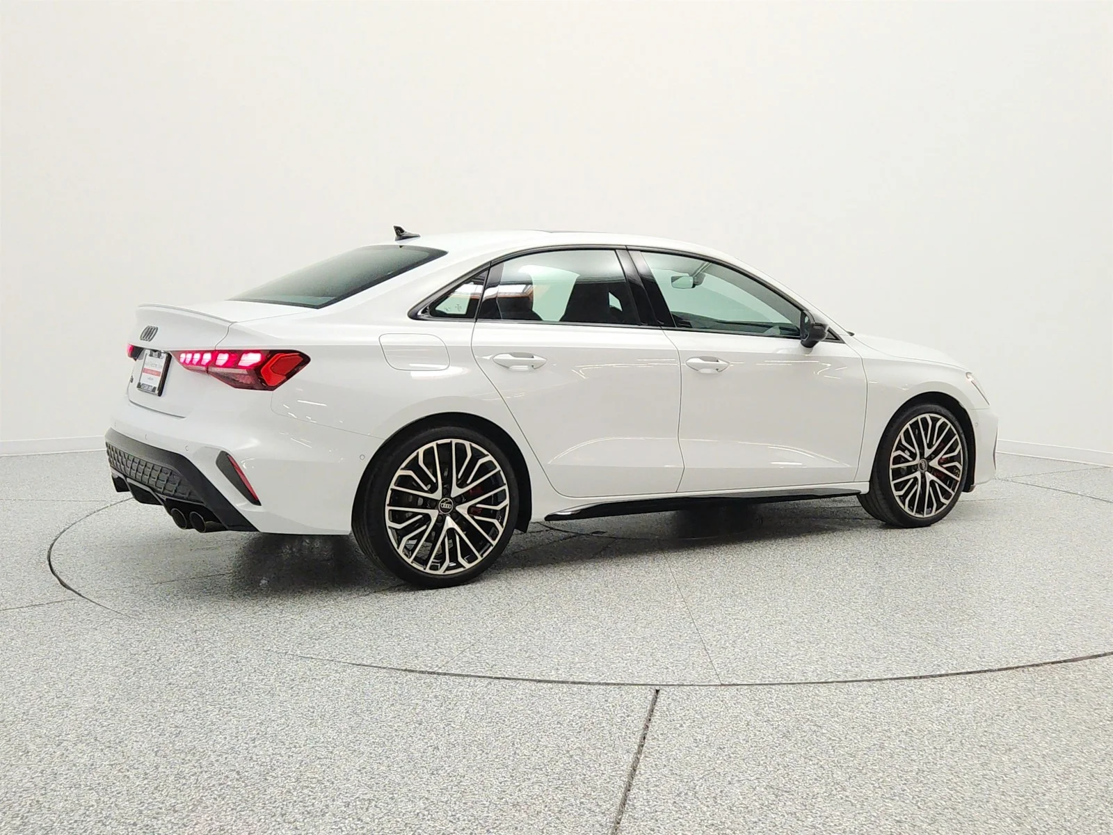 Used 2025 Glacier White Metallic Audi Premium Plus 2.0 TFSI quattro image 5