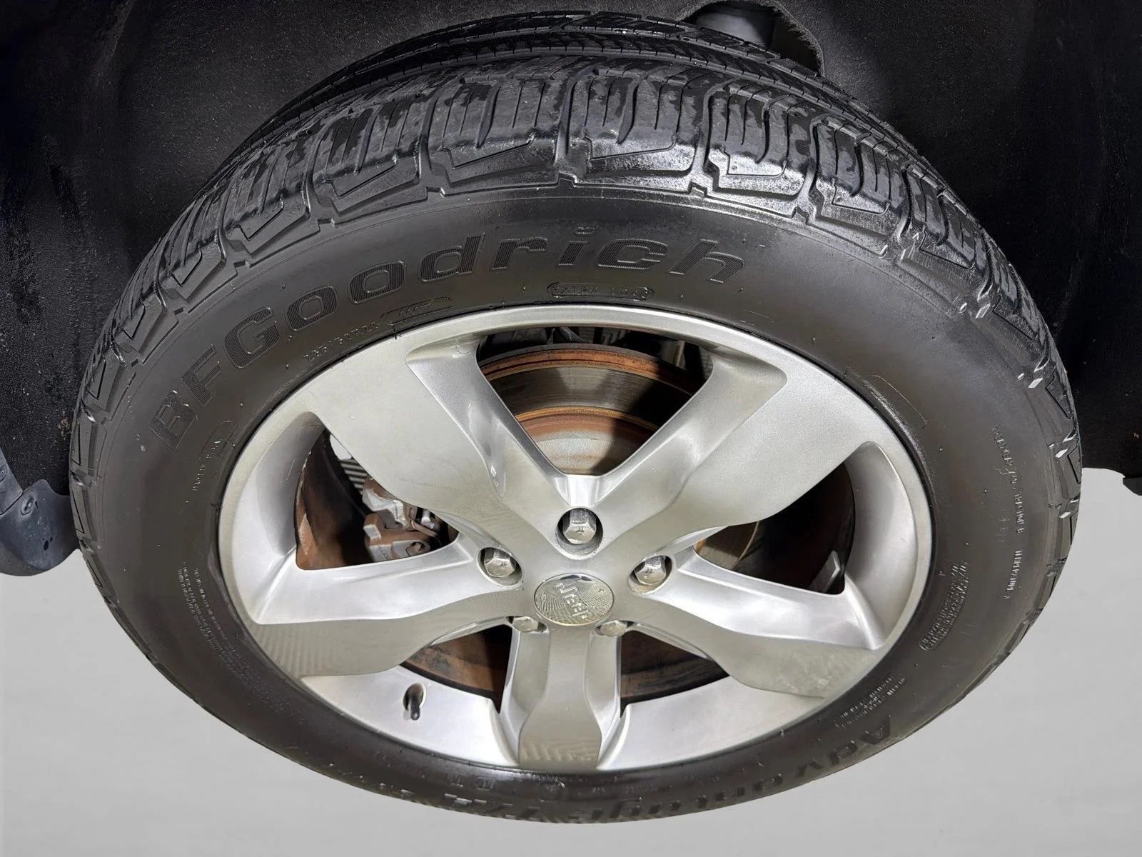 Used 2011 White Jeep Limited image 21