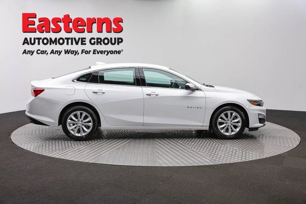 Used 2023 White Chevrolet LT image 4