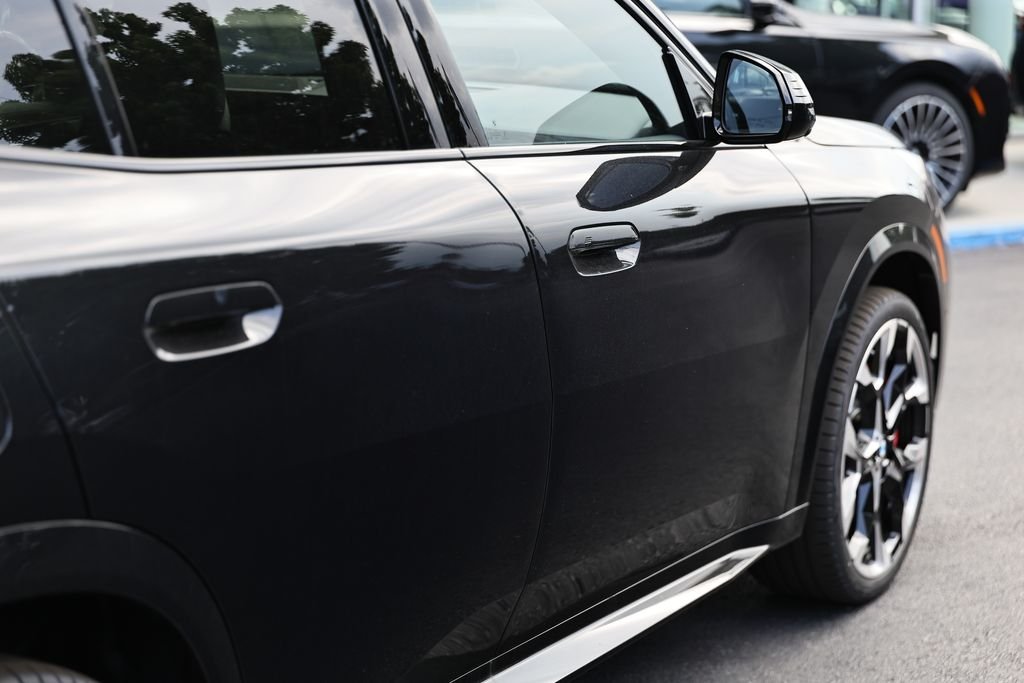 New 2026 Black Sapphire Metallic BMW xDrive28i image 9