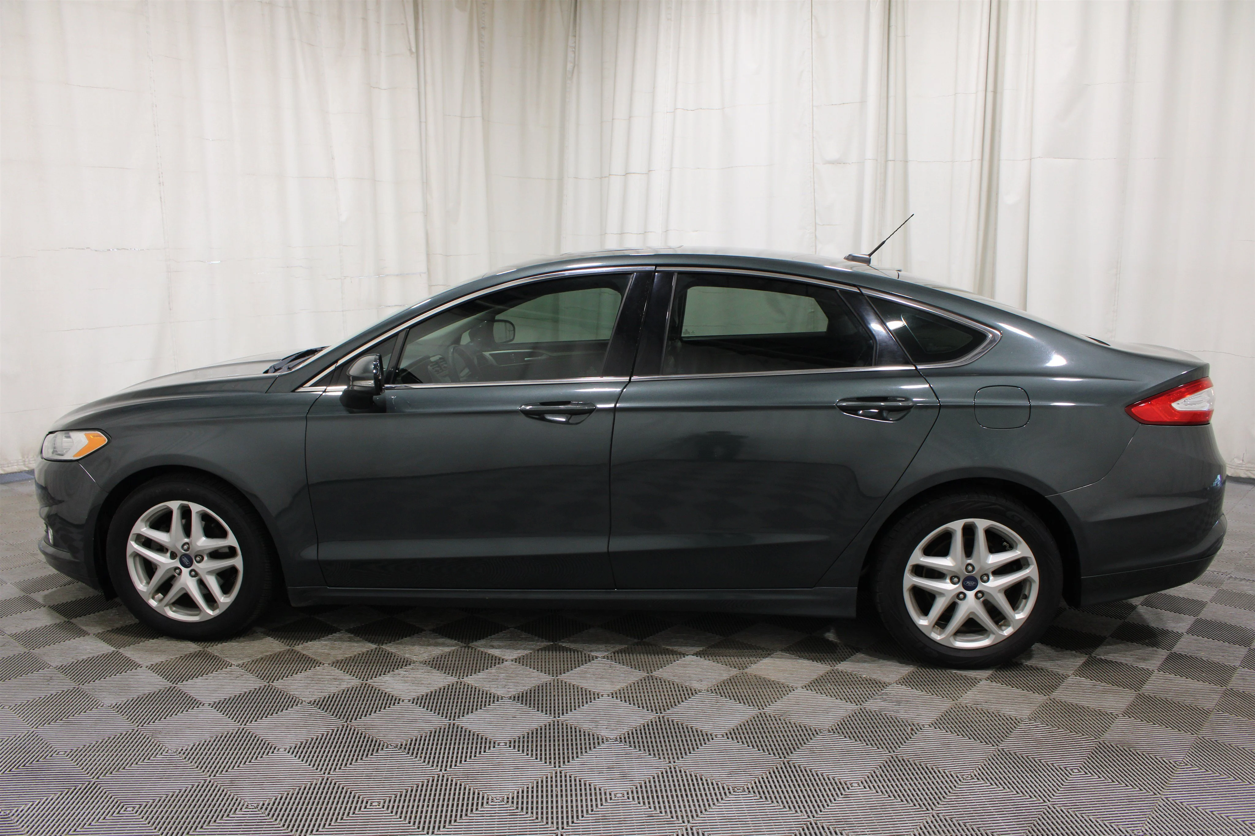 2016 Ford Fusion SE - Photo 30