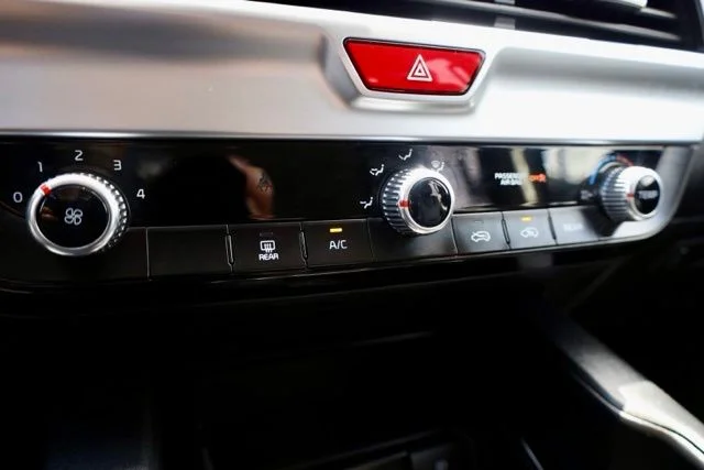 2020 Kia Telluride LX - Photo 12