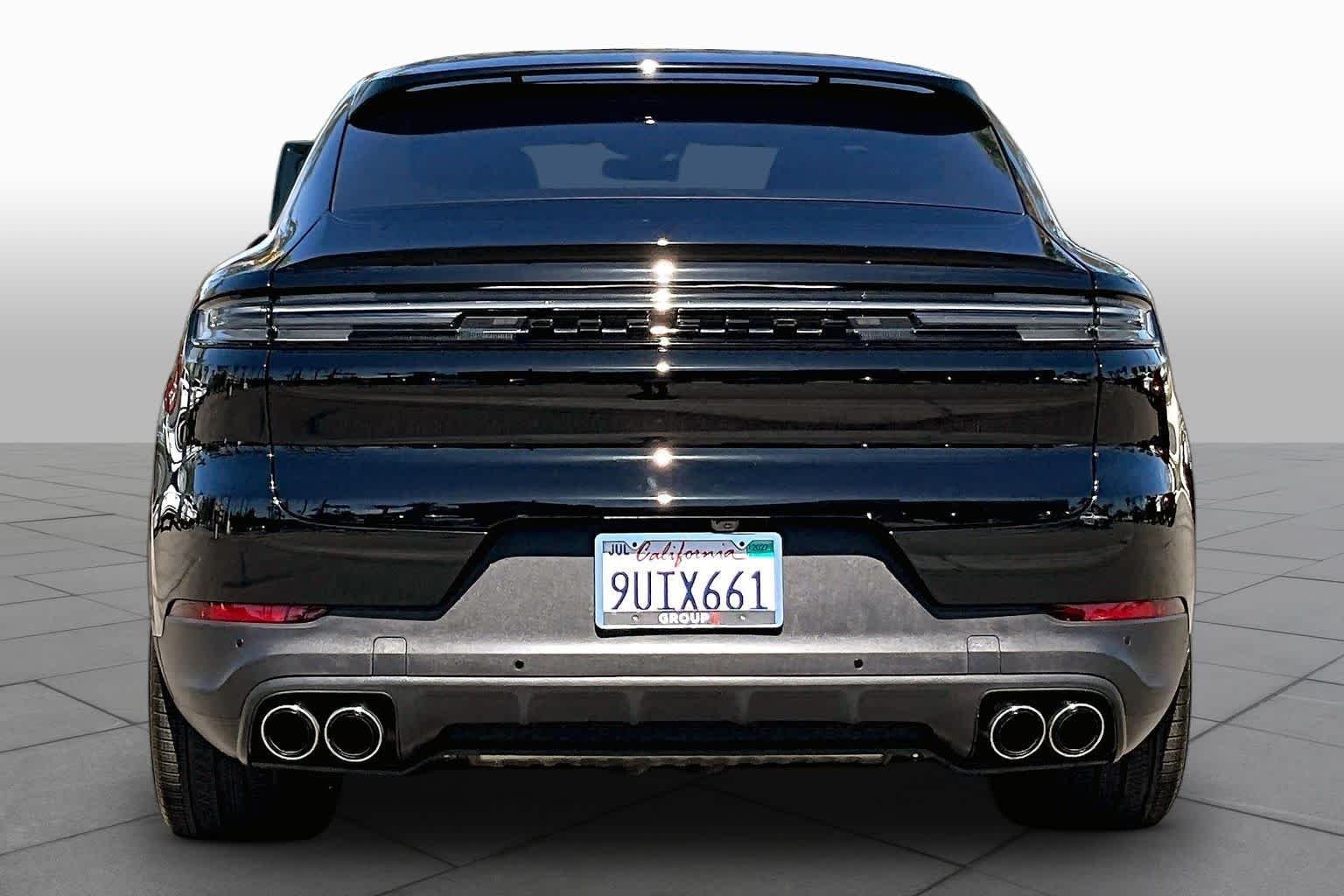 Used 2024  Porsche S image 4
