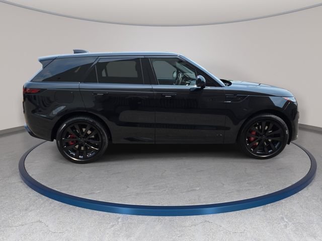 New 2026 Santorini Black Land Rover Dynamic SE image 4
