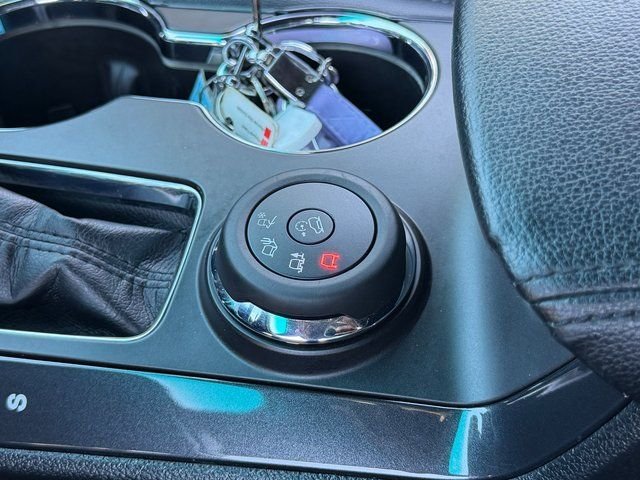Used 2016 Blue Ford Limited image 22