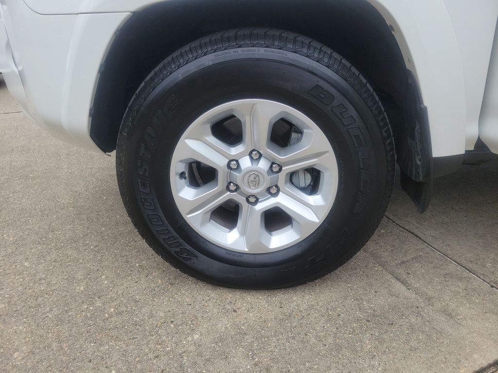 Used 2023 White Toyota SR5 image 34