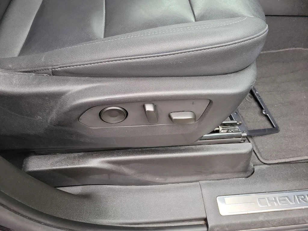 Used 2023 Gray Chevrolet LT image 37