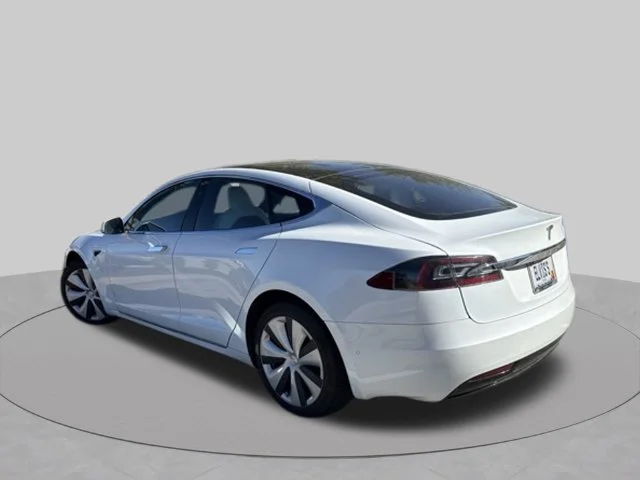 Used 2020  Tesla Long Range Plus image 2
