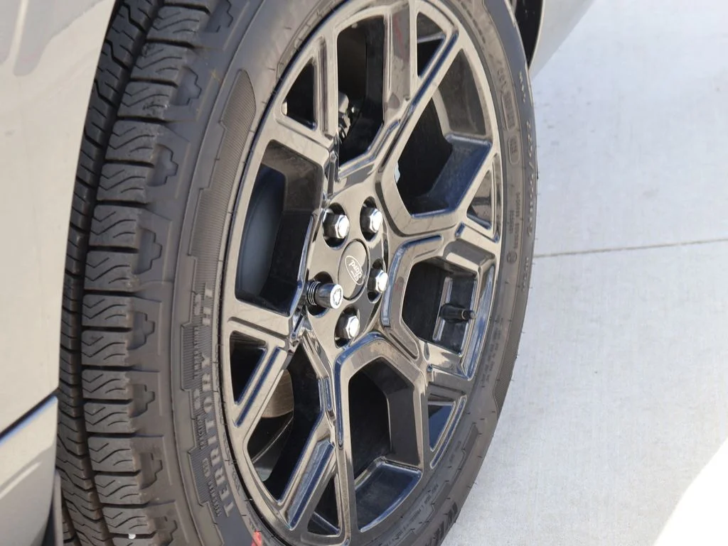 New 2026 Carbonized Gray Metallic Ford Lobo™ image 39