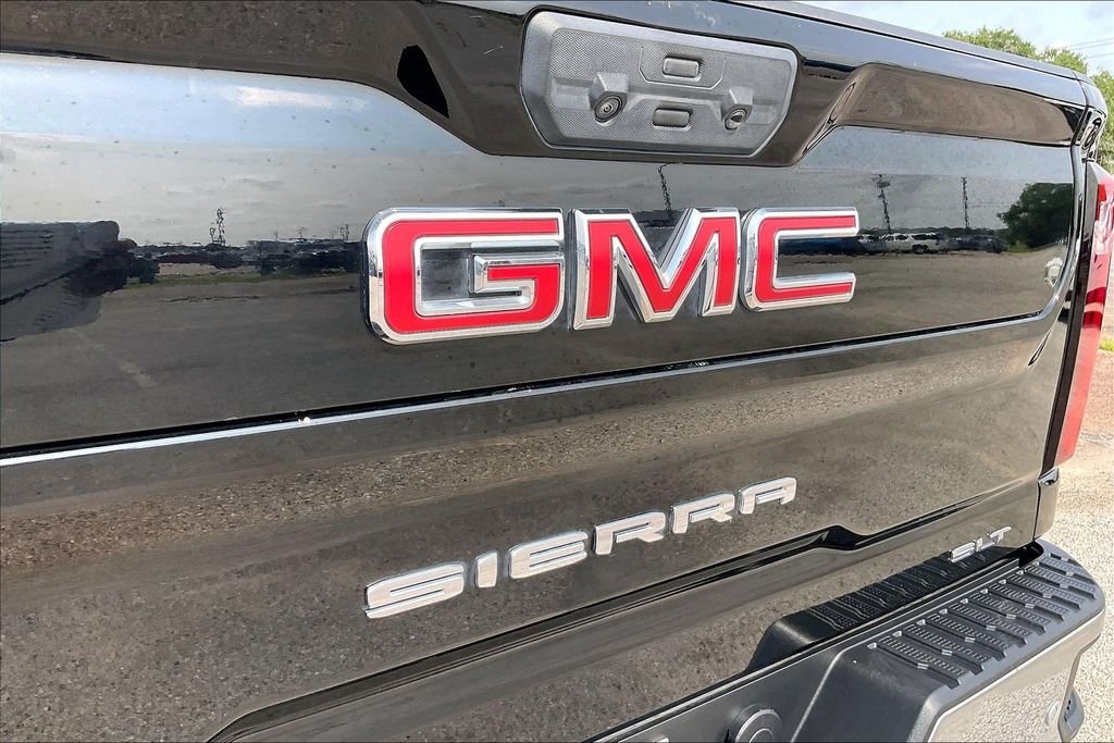Used 2024 Onyx Black GMC SLT image 27