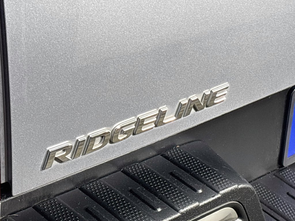 Used 2017 Silver Honda RTL-E image 25