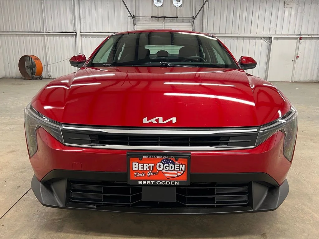 Used 2025 Red Kia LXS image 2