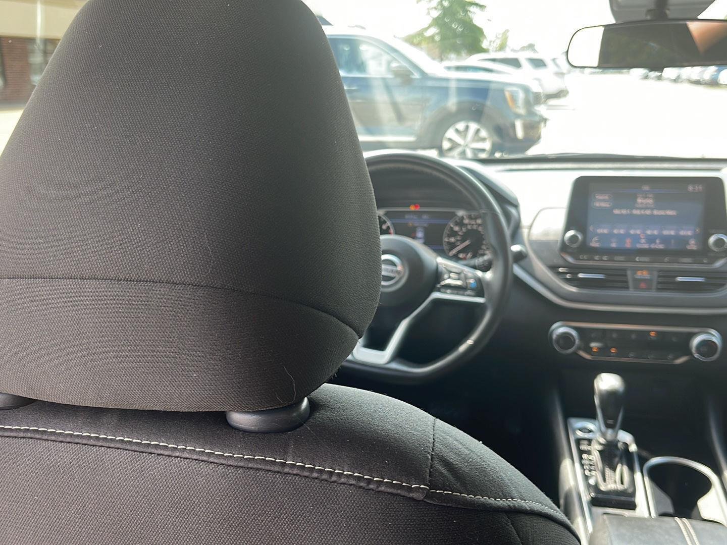 Used 2022 Super Black Nissan 2.5 SV image 15