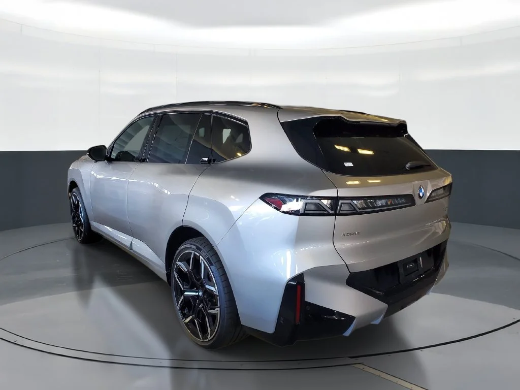 New 2027 Space Silver Metallic BMW  image 4