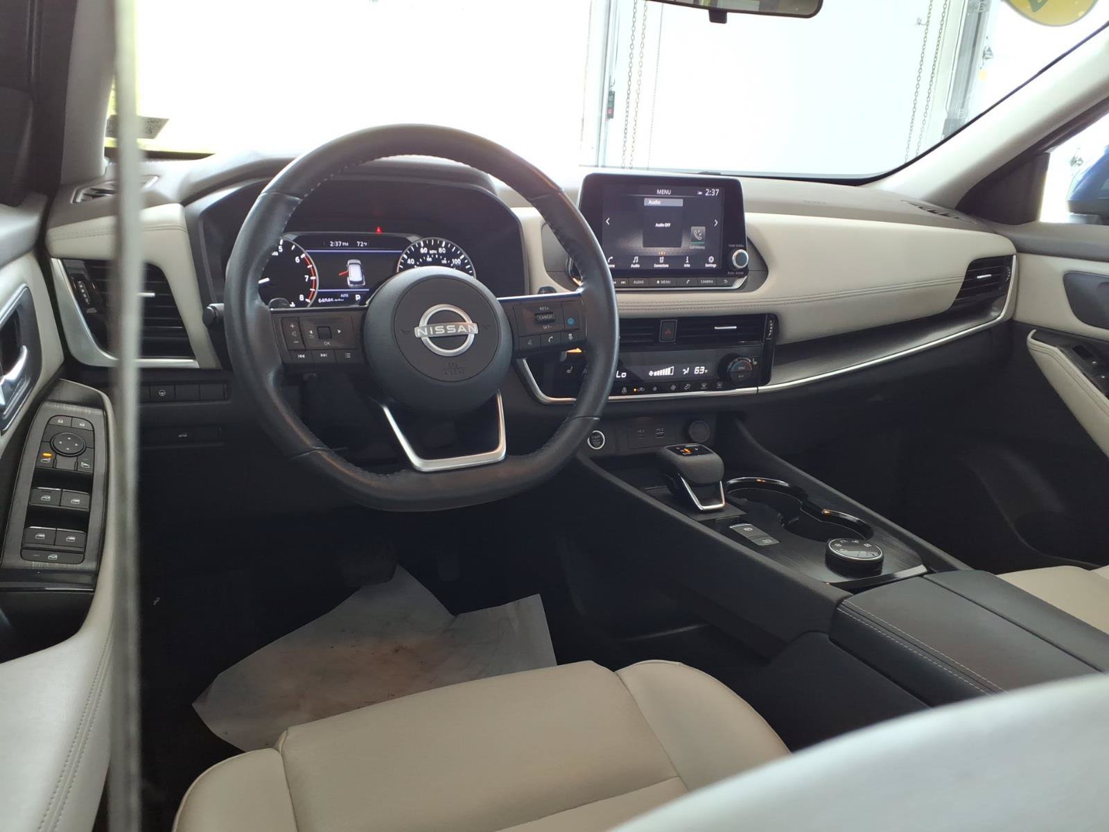 Used 2022 Caspian Blue Metallic Nissan SV image 15