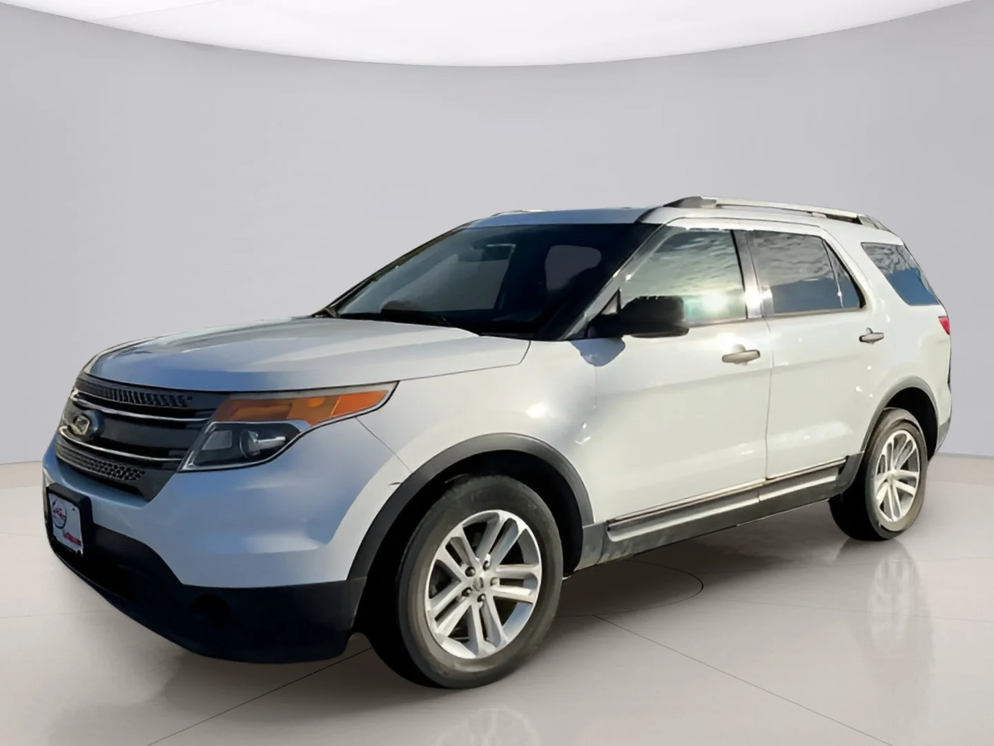 Used 2015 White Ford 4WD image 4