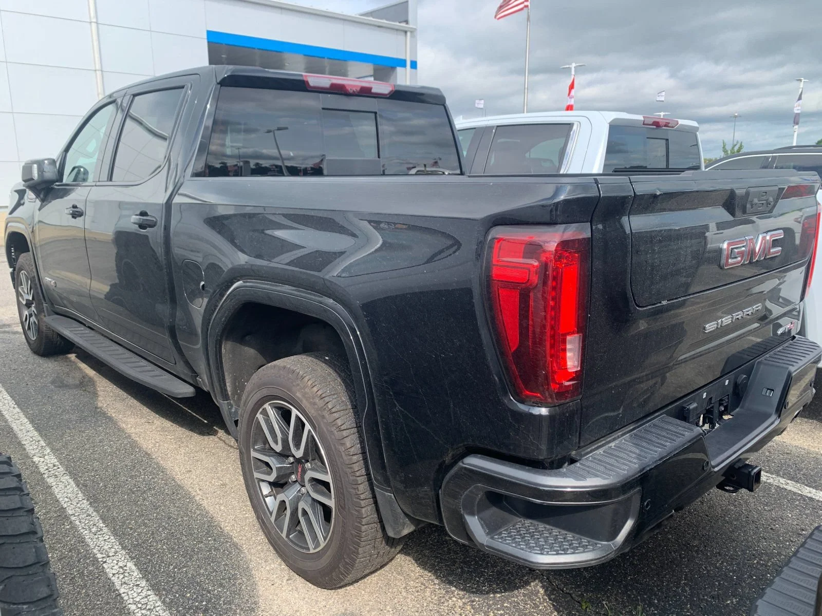 Used 2024 Onyx Black GMC AT4 image 3