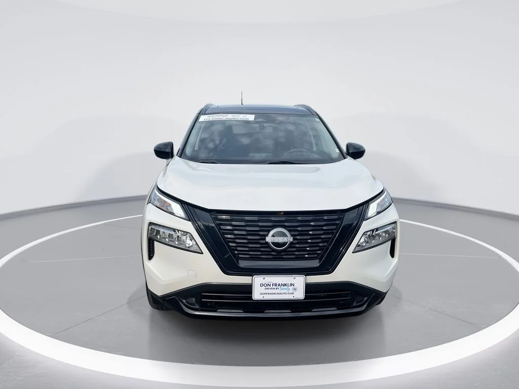 Used 2023 White Nissan SV image 3