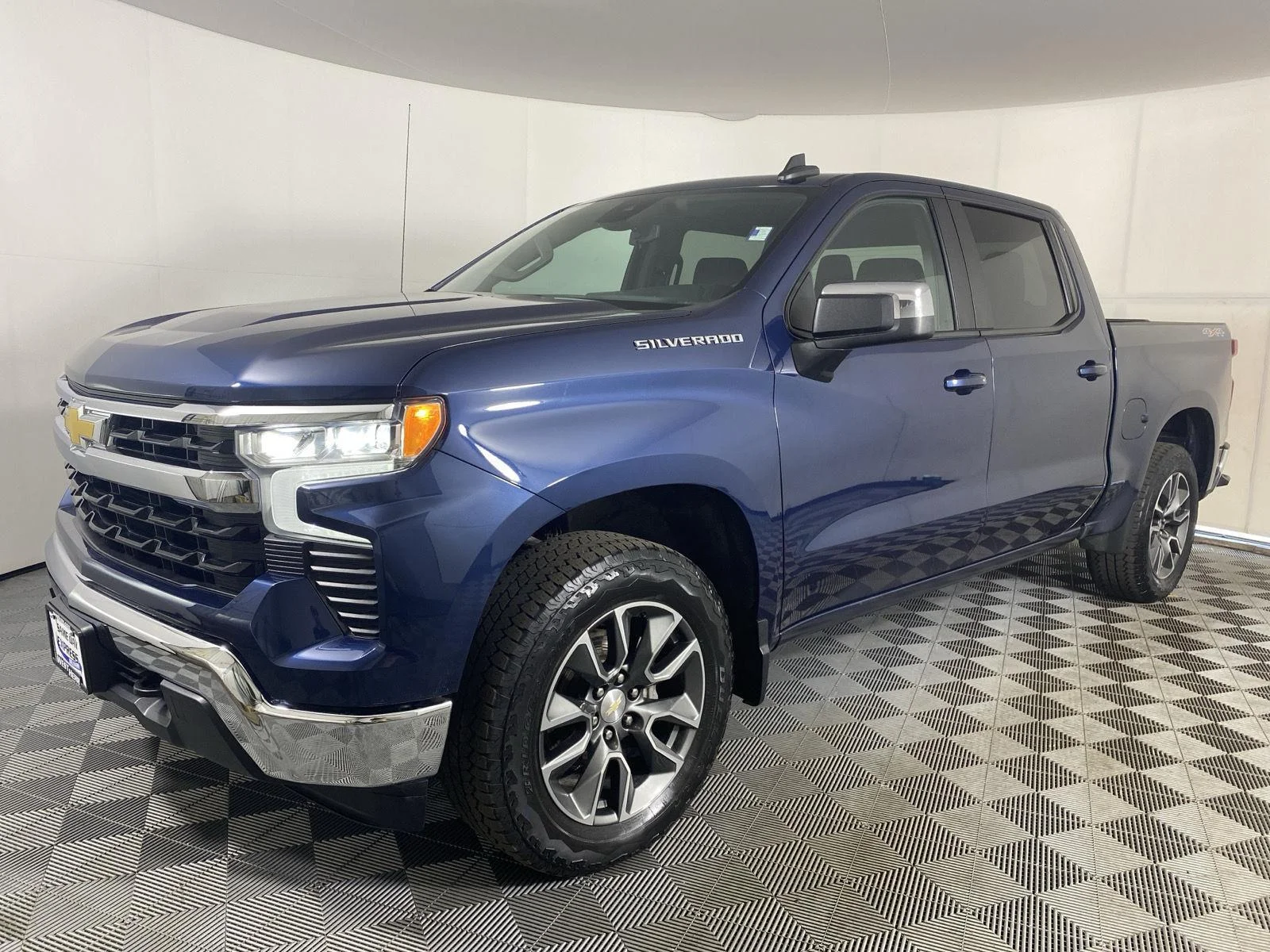 Used 2023 Northsky Blue Metallic Chevrolet LT image 11