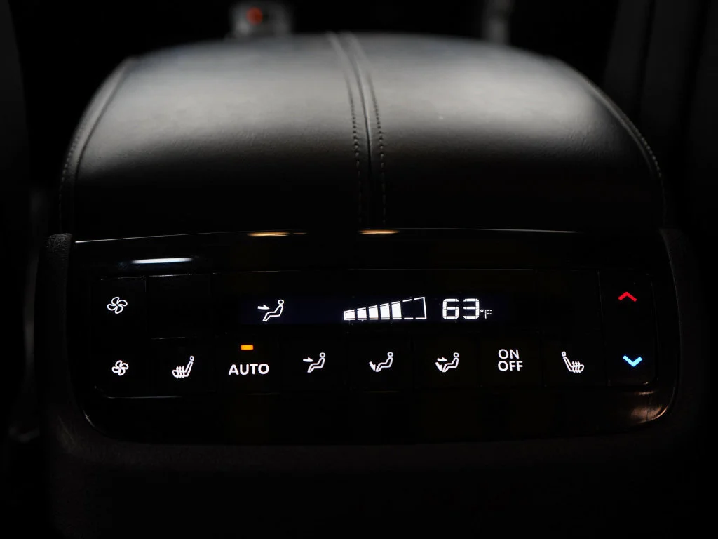 Used 2025 Grand Blue INFINITI LUXE image 24