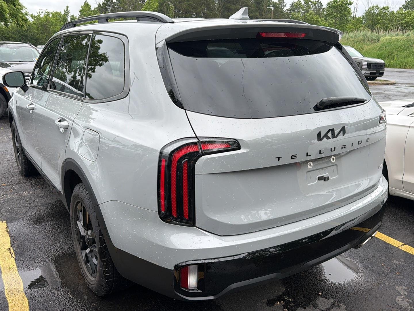 Used 2025 Wolf Gray Kia EX X-Pro image 4