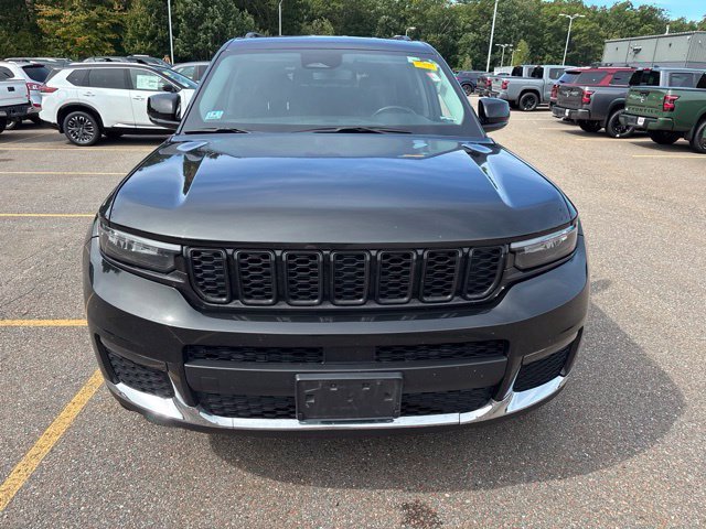 Used 2022 Rocky Mountain Pearlcoat Jeep Limited image 2