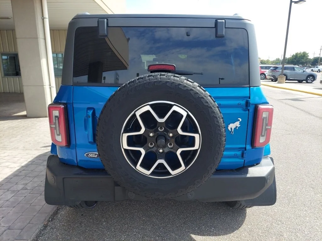 Used 2023 Blue Ford Outer Banks image 6