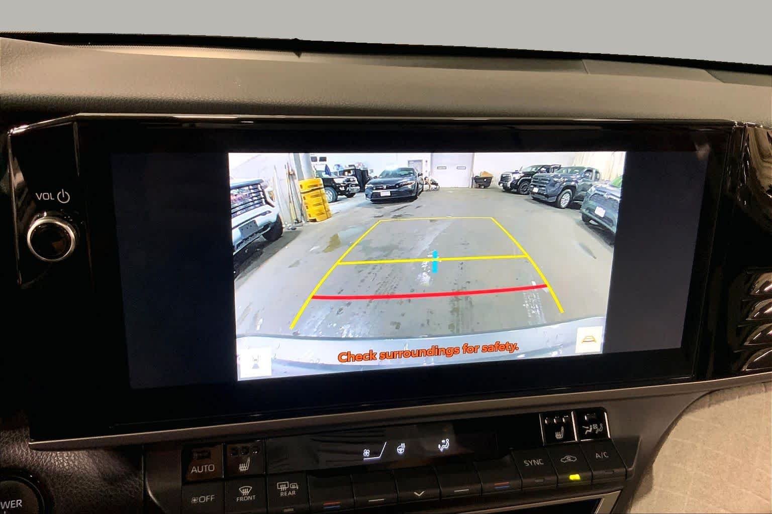 2025 Toyota Camry XLE - Photo 27