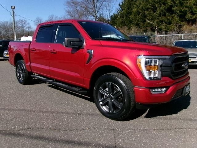 Certified Used 2023 Hot Pepper Red Metallic Tinted Clearcoat Ford XLT image 3