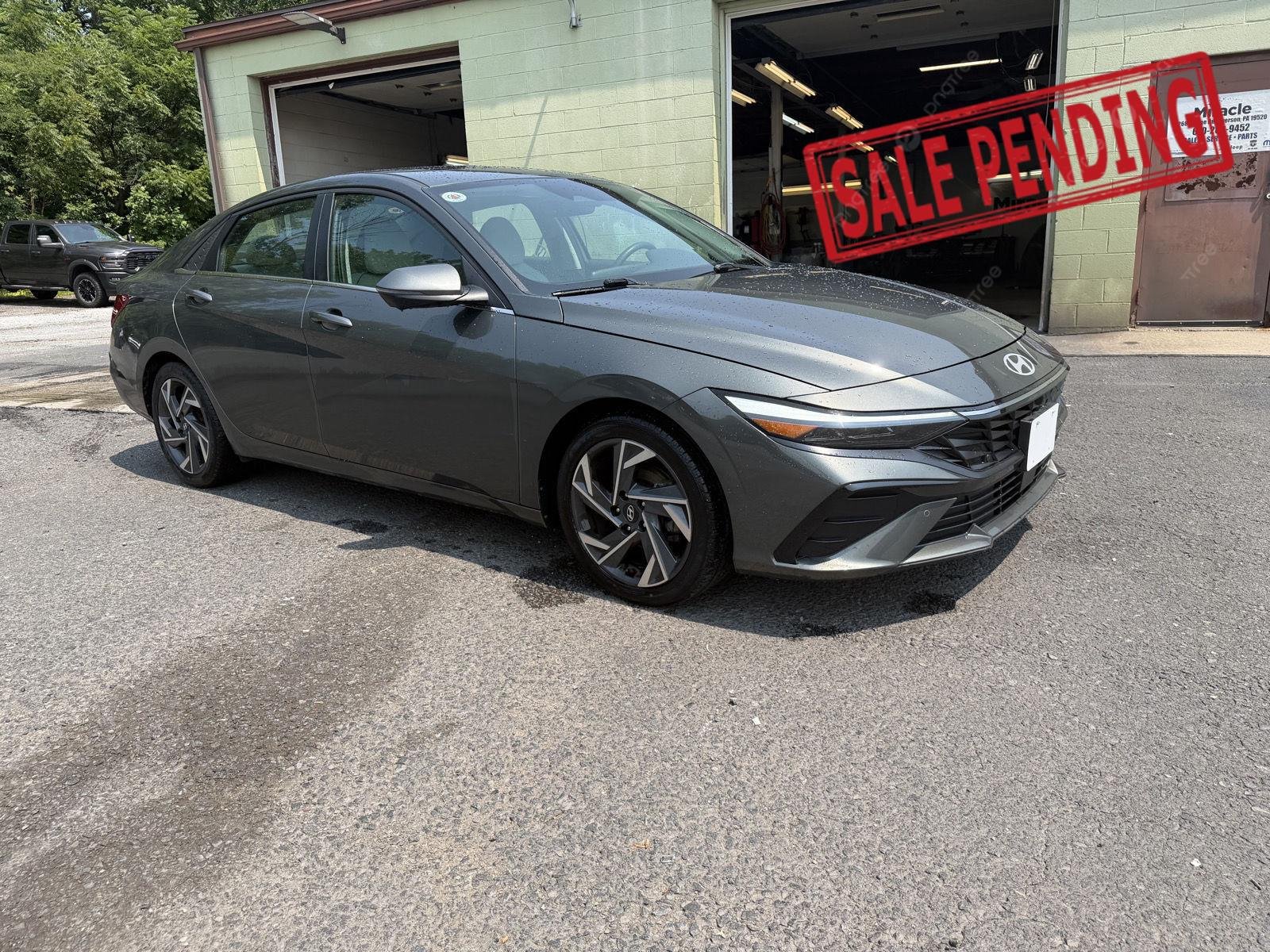 Used 2024 Amazon Gray Hyundai Limited image 1