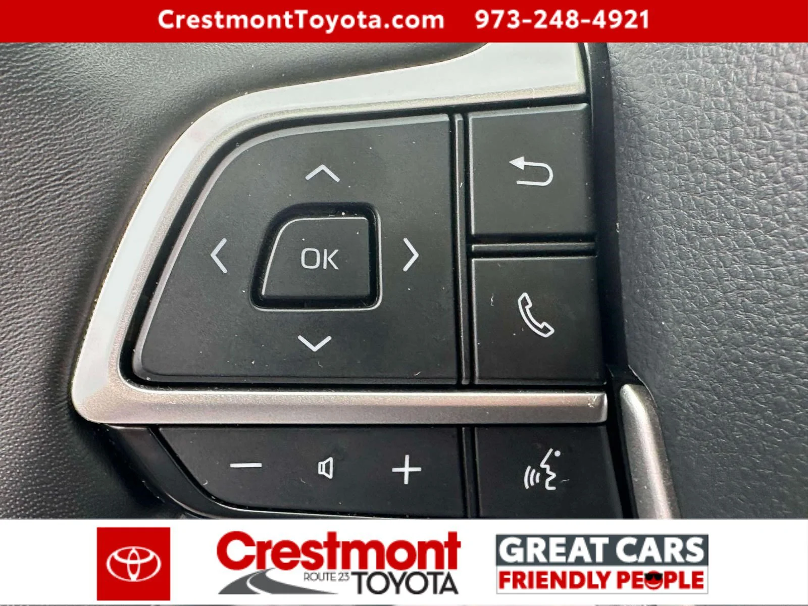 Used 2025 Heavy Metal Toyota XLE image 19
