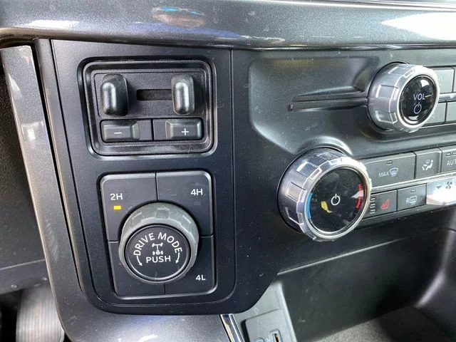 Used 2023 Avalanche Ford XLT image 17