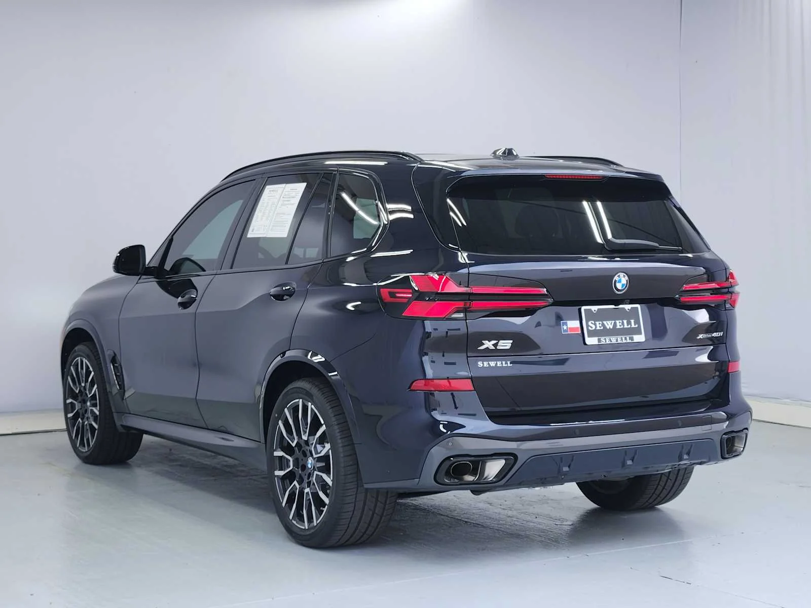 Certified Used 2026 Carbon Black Metallic BMW xDrive40i image 3