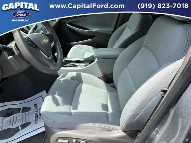Used 2024 Gray Chevrolet LT image 19