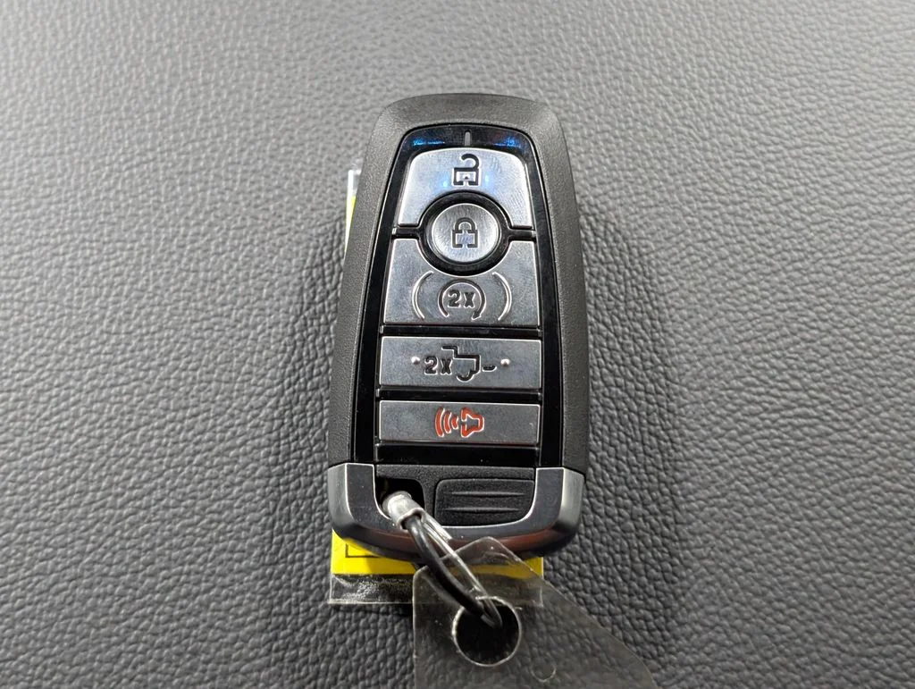 New 2026 Agate Black Metallic Ford F-250® Lariat® image 30