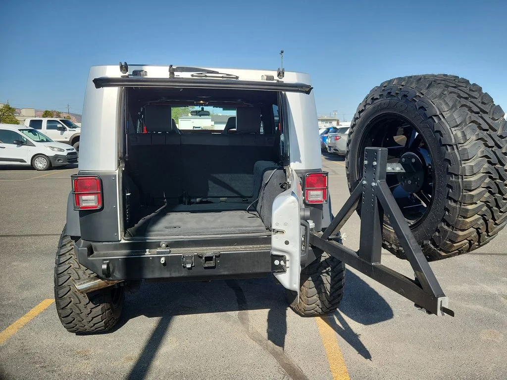 Used 2007 Silver Jeep Unlimited Rubicon image 11