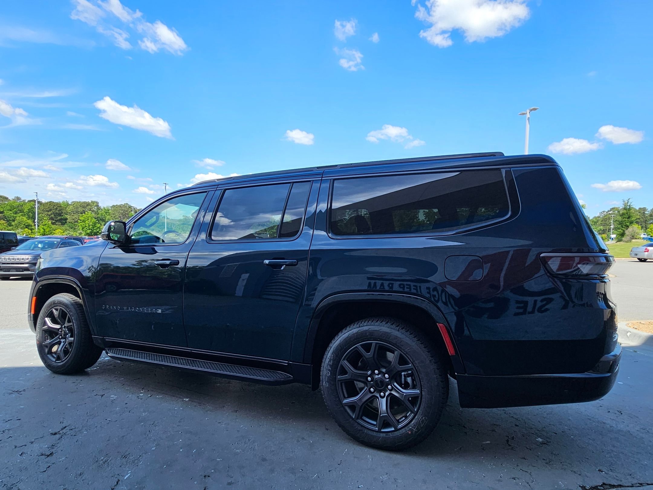 New 2026 Fathom Blue Pearl-Coat Exterior Paint (Late Availability) Jeep Limited Altitude image 5