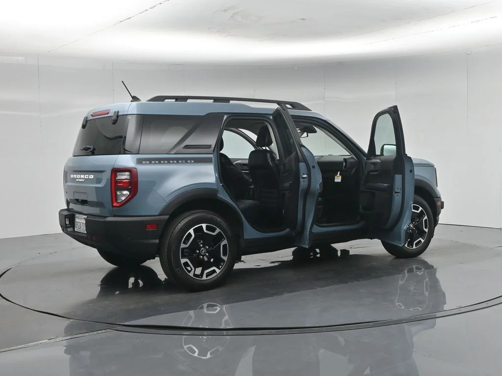 Used 2023  Ford Outer Banks image 5