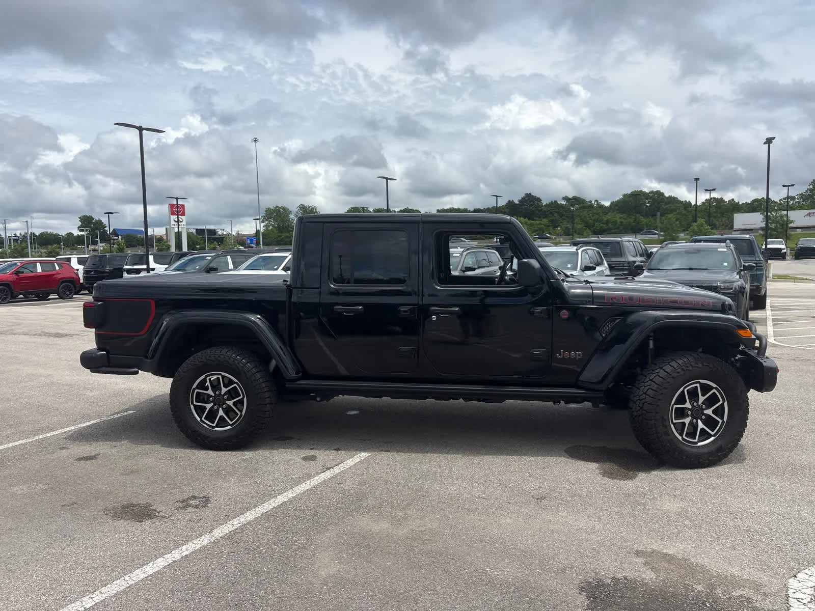 Used 2024 BLACK Jeep Rubicon image 10