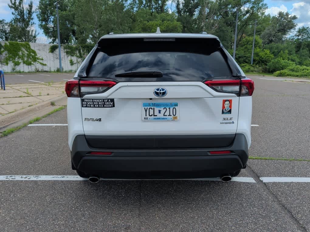 Used 2022 White Toyota Hybrid XLE image 6