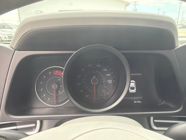 Used 2023 Black Hyundai SEL image 9