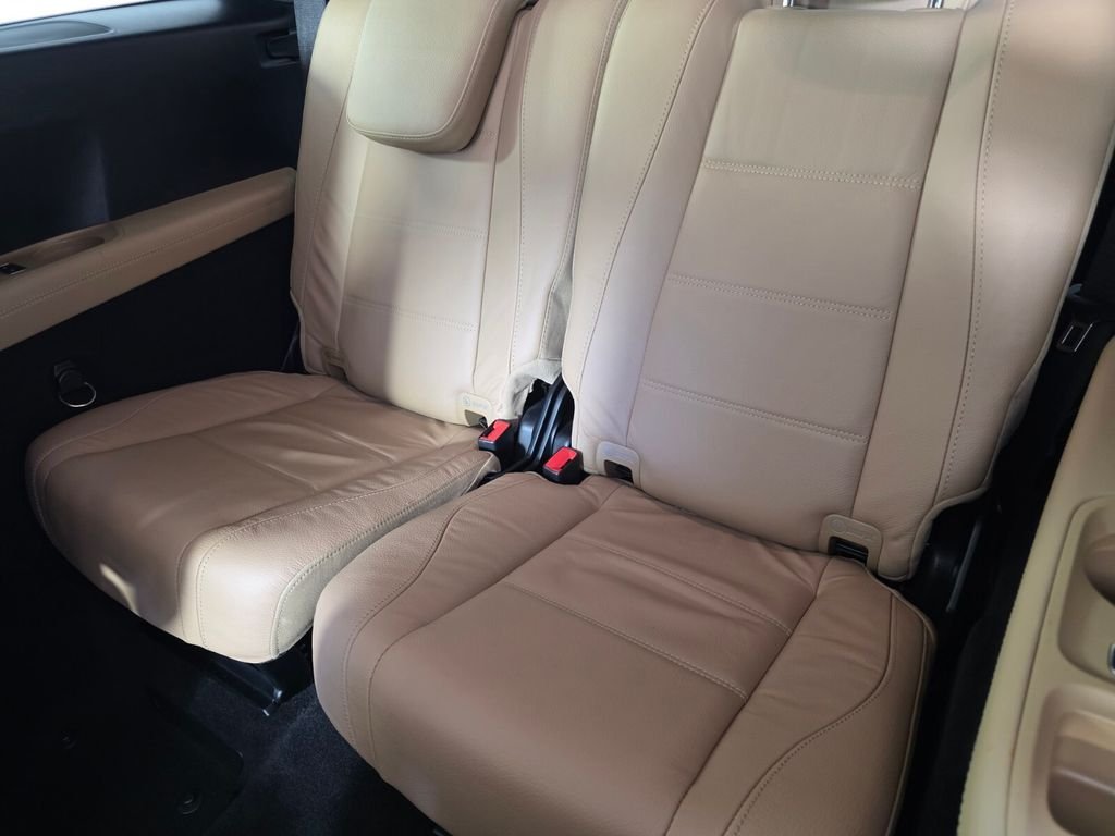 Certified Used 2024 White Mercedes-Benz GLS 450 image 17