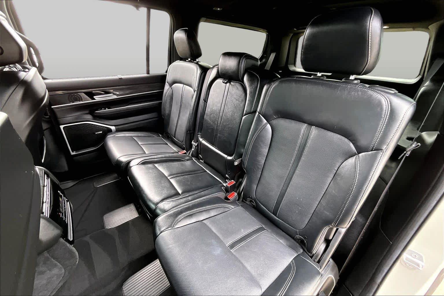 Used 2022 Luxury White Pearlcoat Jeep Series II image 19